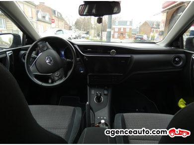 Toyota Auris — 9